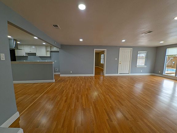 5th image of 2317 Motley Dr