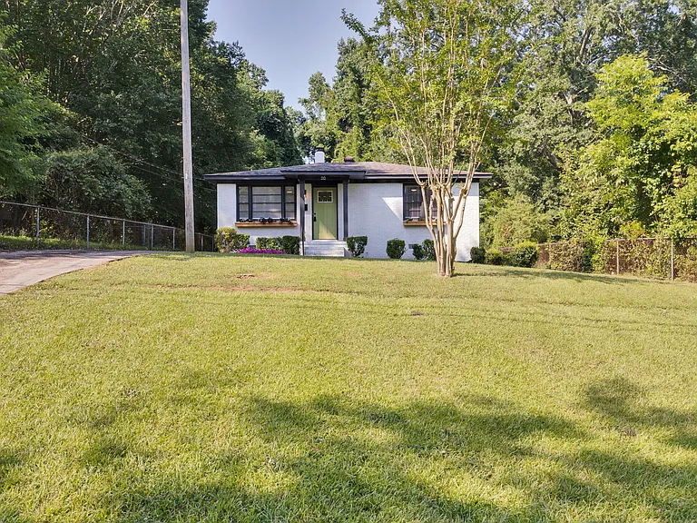 116 Westview Blvd — Photo 2