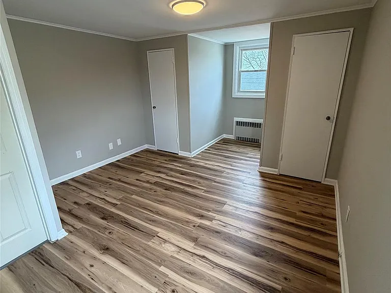 61 Hollywood Ave — Photo 4