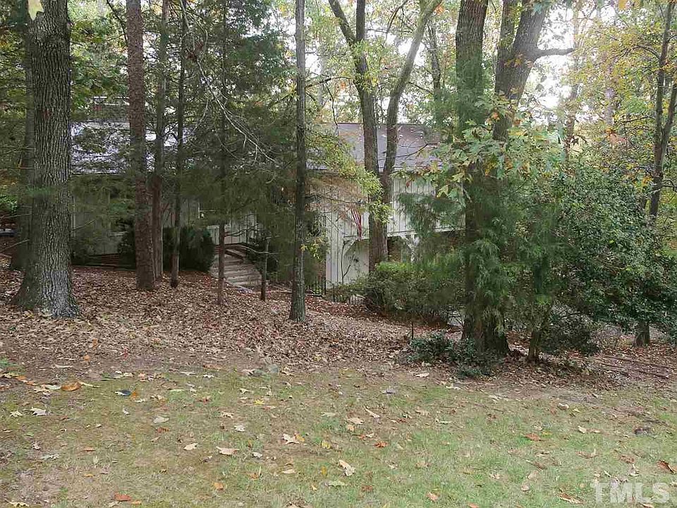 2nd image of 618 Wells Ct