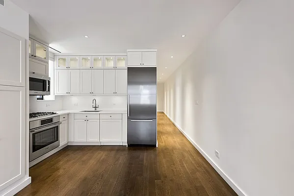 Rented by Mann Maurice A | media 13