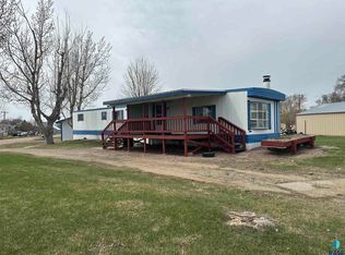 611 S Pearl St, Menno, SD 57045