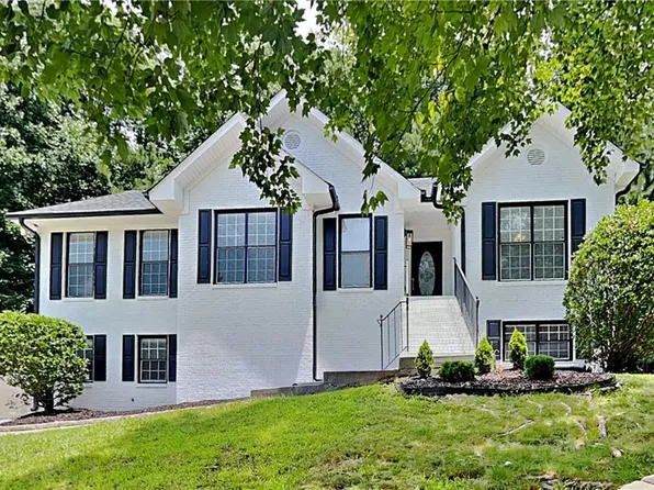 530 Alcovy Springs Dr, Lawrenceville, GA 30045