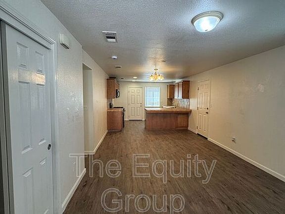 2nd image of 2116 W Lark Ave