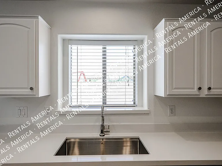 2276 S Bahama Dr — Photo 13