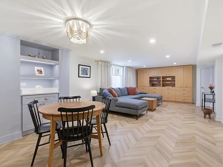 9237 Lincolnwood Dr — Photo 22