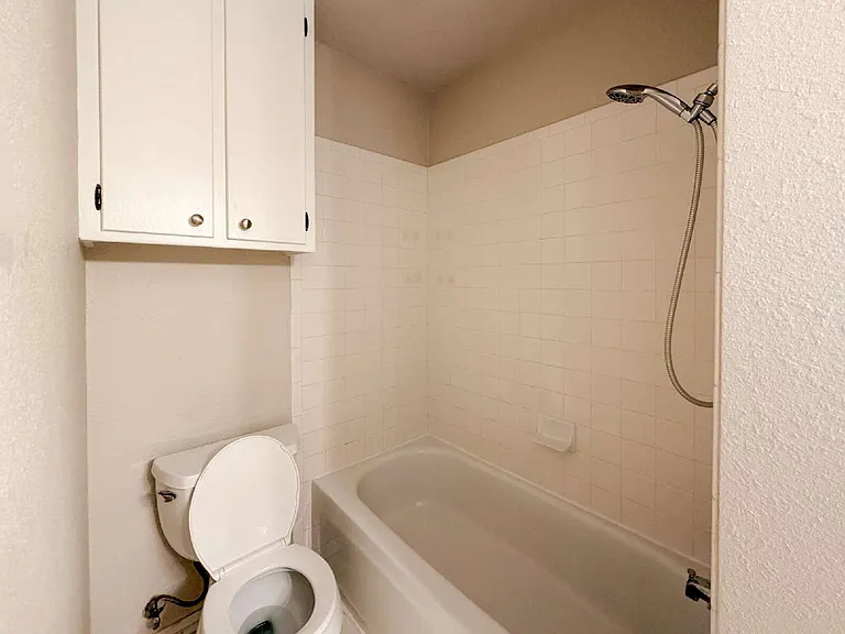 604 Mesquite Ave — Photo 13