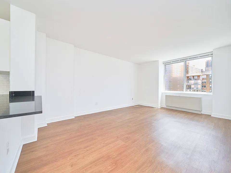 140 Riverside Blvd #1903