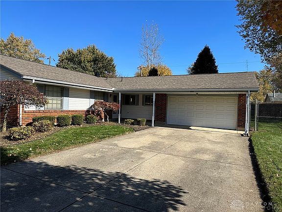3rd image of 1004 Hazel Ave