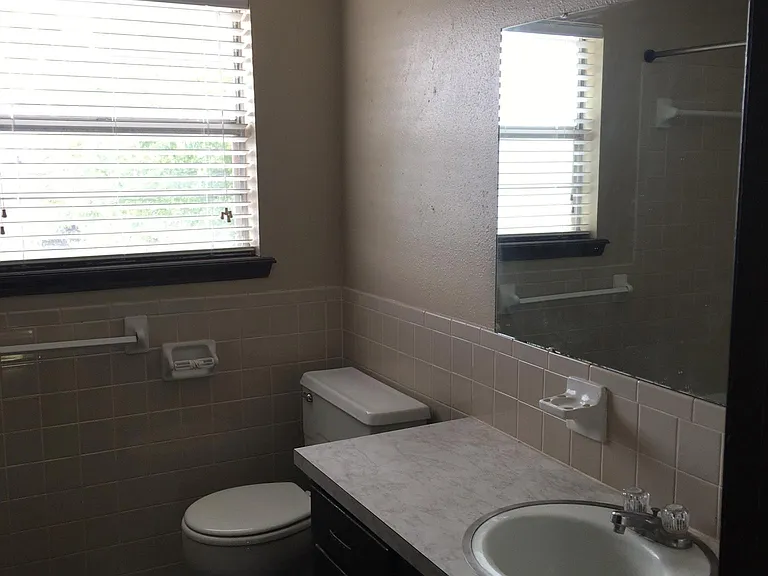 2623 Elwood Dr — Photo 9