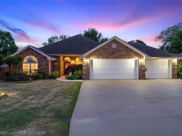 105 H St, Barling, AR 72923