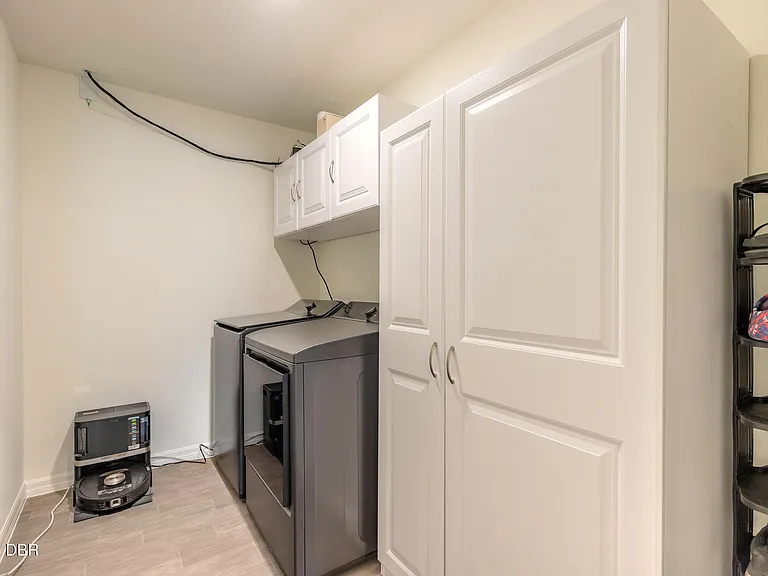 11 Ruth Dr — Photo 37