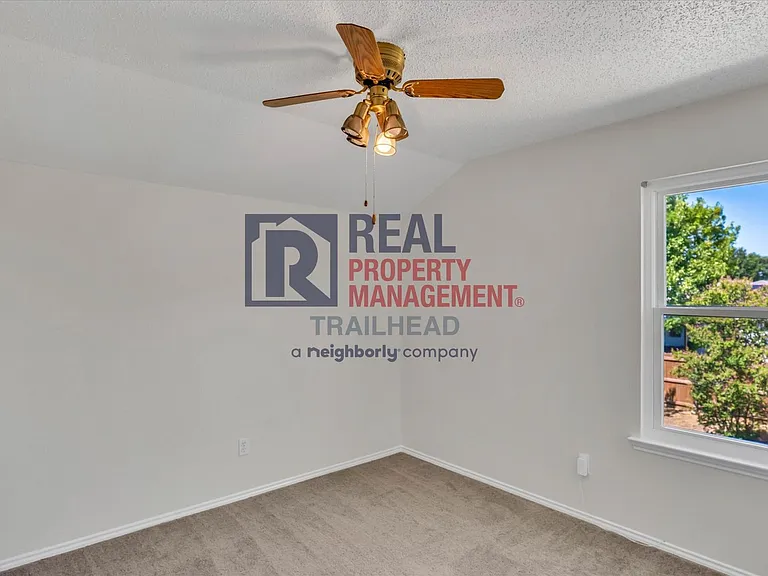 732 Burlington Ave — Photo 21