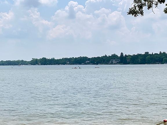 5th image of 12 Crystal Lake Ave