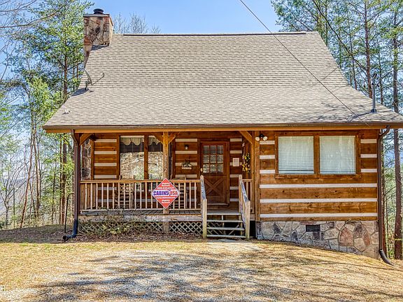 24th image of 2752 Blue Springs Way