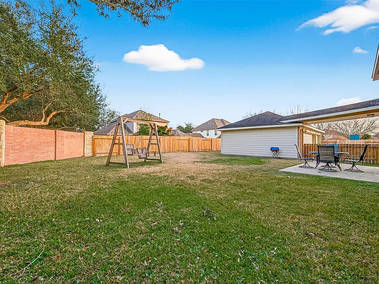21103 Falcon Creek Ct — Photo 47