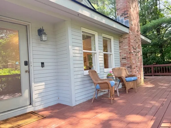 23 Country Club Ln #A, Milford, MA 01757