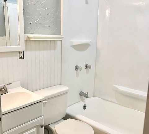 4th image of 20 Grove Ave APT 1B