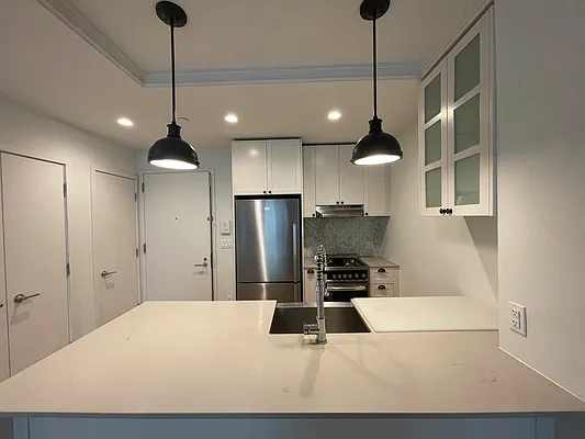 Rented by Zjama Realty Corp | media 21