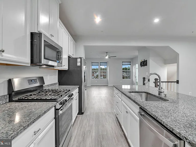 14737 Earl Mitchell Ave #E — Photo 2