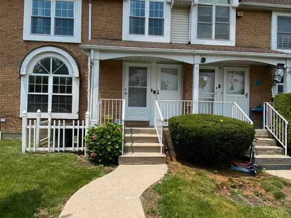 98 Debbie St #A, Staten Island, NY 10314