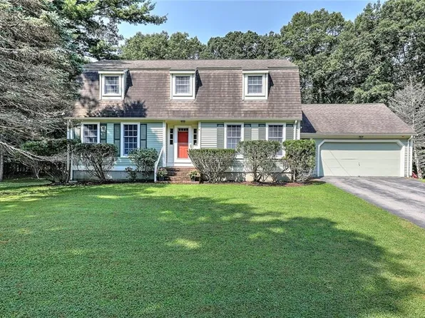 4 Owen Ln, Barrington, RI 02806