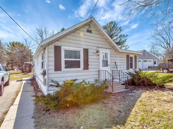 1717 W Murdock Ave, Oshkosh, WI 54901