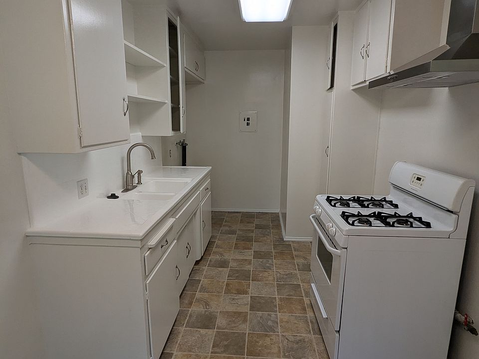 1st image of 304 Maryland St APT C