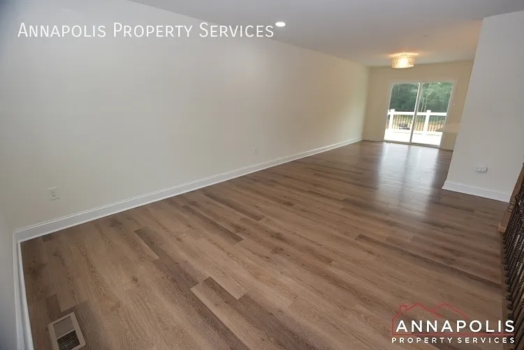1003 Tyler Ave — Photo 9