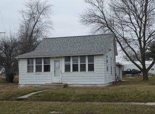 105 E Front St, Hartsburg, IL 62643