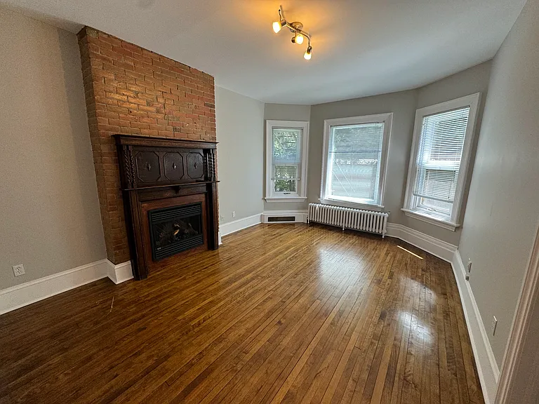 58 Sweetland Ave — Photo 15