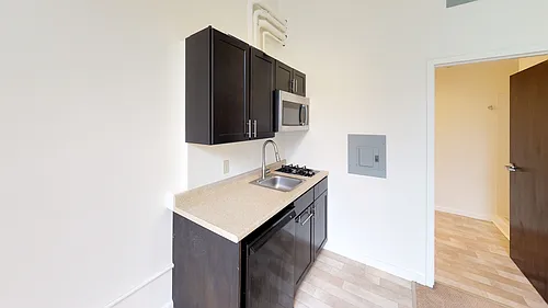 75 Bank St #105 Photo 1
