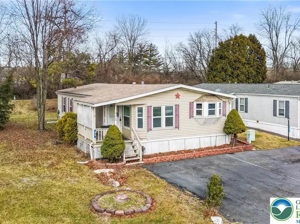 88 Juniper Ct, Bath, PA 18014