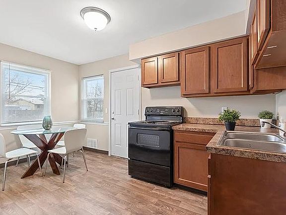5th image of 5787 Arborwood Ct APT F