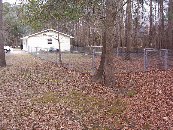 From back of property towards Garage
