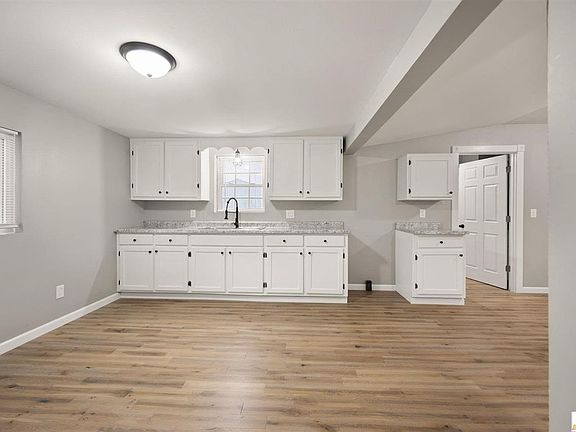 2nd image of 110 Knob Hill Rd
