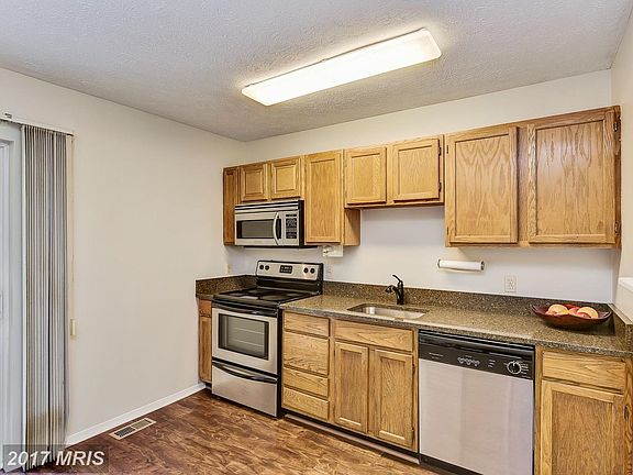 5th image of 531 Greenblades Ct