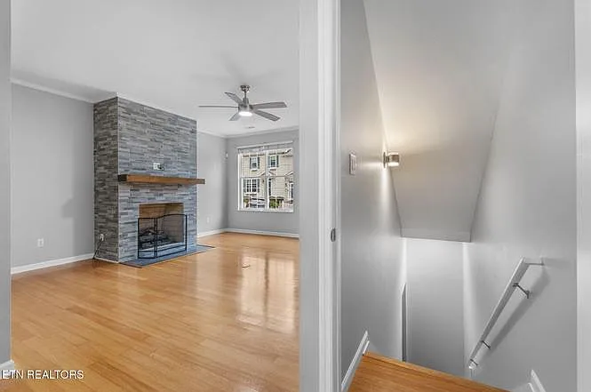 10708 Prince Albert Way — Photo 38