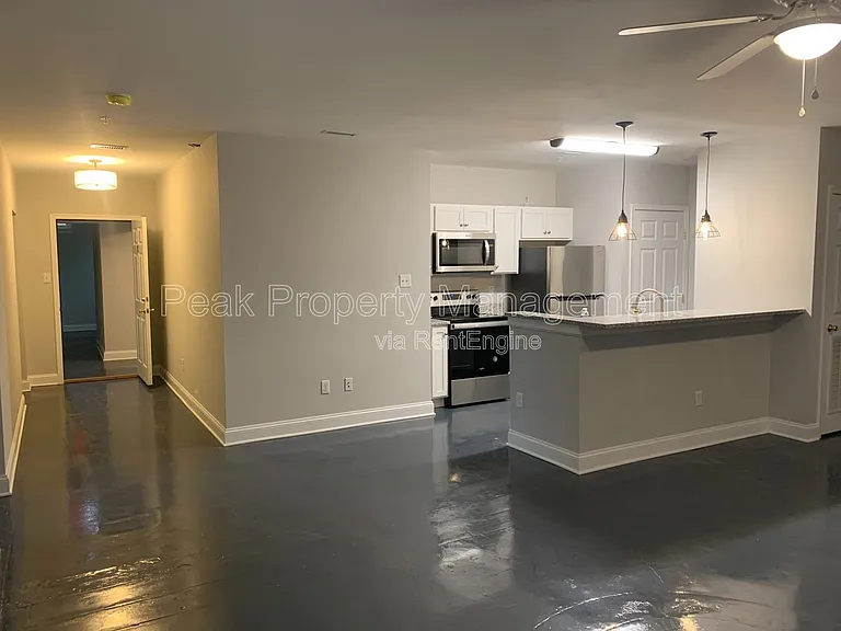 220 E Marshall St #C — Photo 7
