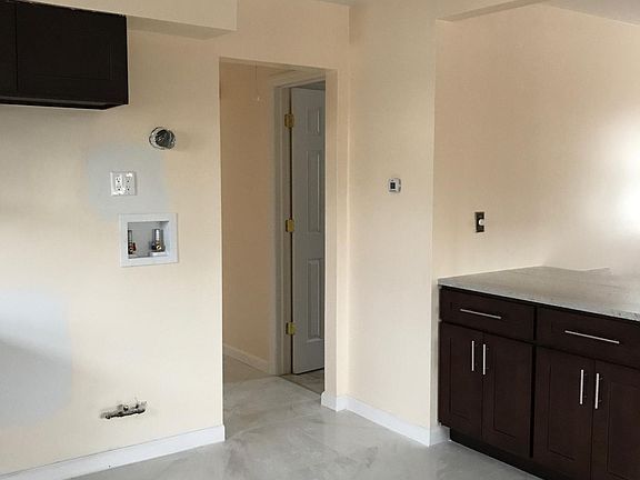 4th image of 55 Kelvin Ave