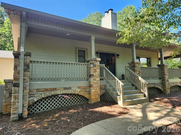 124 Huntington Rd, Lake Lure, NC 28746