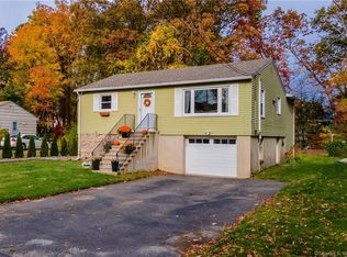 30 Highwood Rd, Waterbury, CT 06708
