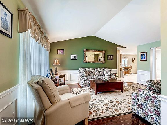4th image of 507 Cesky Pl
