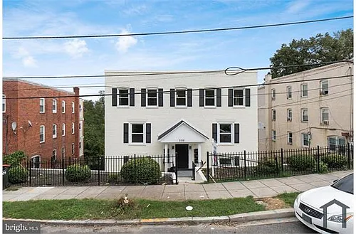 3158 Buena Vista Ter SE Photo 1