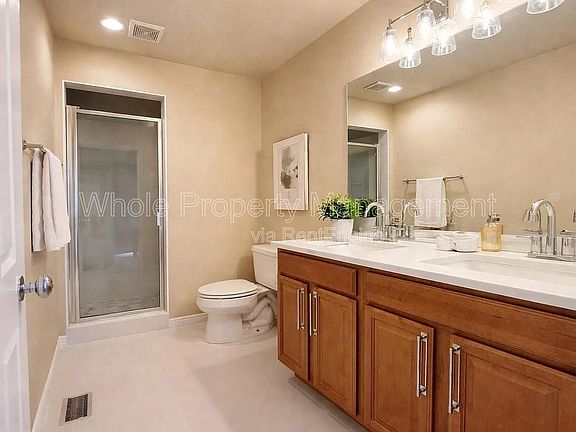 5th image of 3030 Wyandot St Unit 7