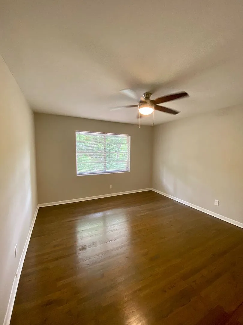 225-Hillcrest — Photo 4
