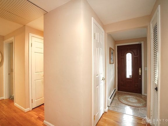 3rd image of 3616 Cooper Rd