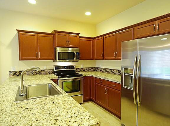 5th image of 548 Cherrywood Dr SW