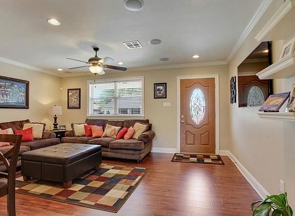 3rd image of 1804 Belmont Pl