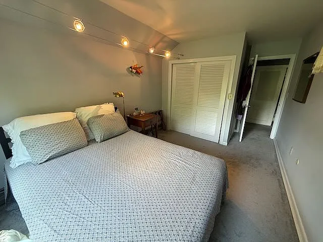 Second bedroom.